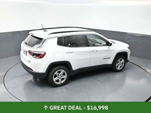 Used 2023 Jeep Compass Latitude image 43