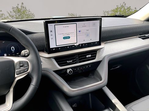 New 2026 Ford Explorer Active w/ Active Comfort Package image 7