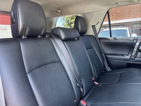 Used 2018 Toyota 4Runner TRD Off-Road Premium AWD/4WD image 31