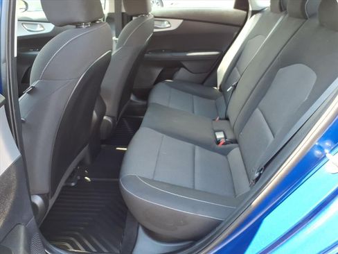 Used 2023 Kia Forte LXS w/ LXS Technology Package FWD image 14