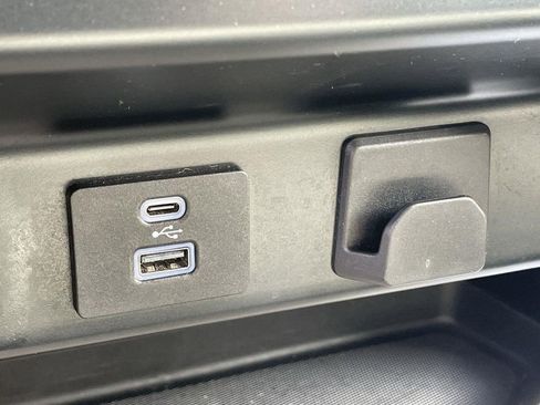 Used 2023 Ford F150 XLT image 32