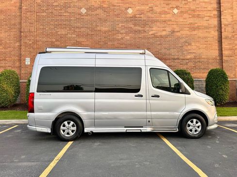 Used 2019 Mercedes-Benz Sprinter 2500 image 71