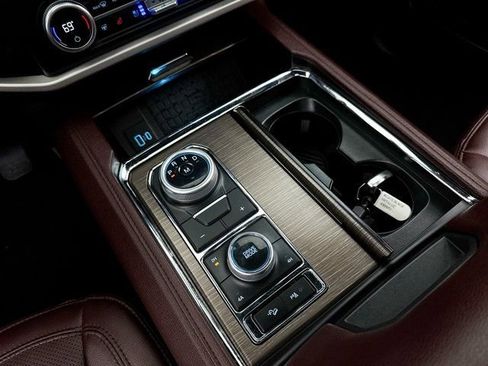 Used 2024 Ford Expedition Max Limited image 30