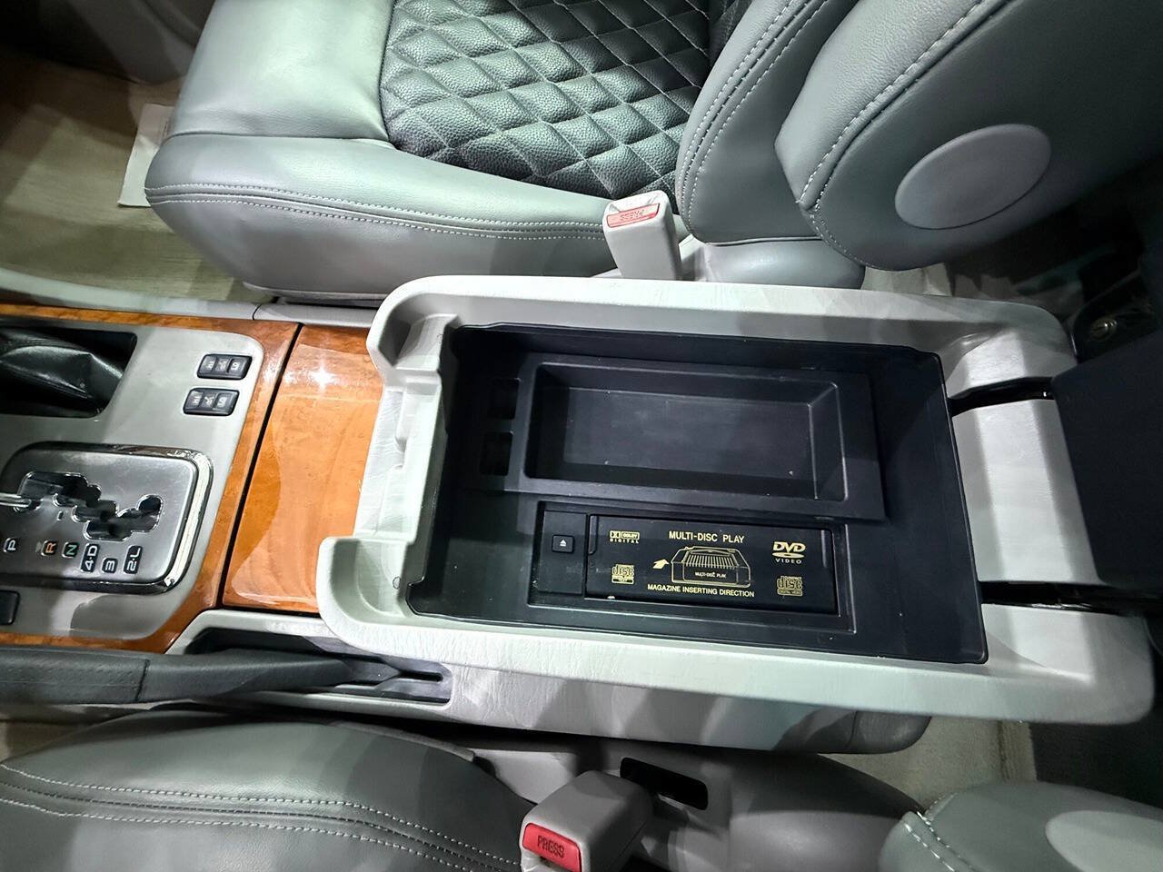Used 2004 Lexus LX 470 4WD image 19