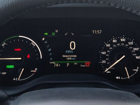 Certified 2026 Toyota Sienna XLE FWD image 23