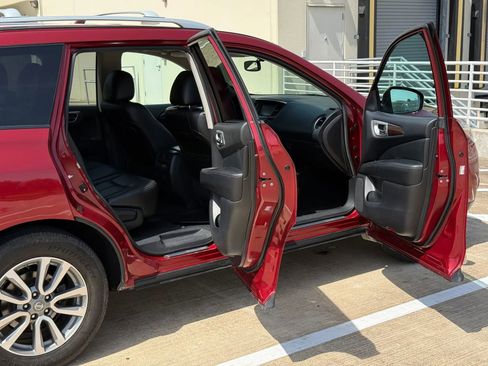 Used 2014 Nissan Pathfinder SL w/ SL Premium Package FWD image 17