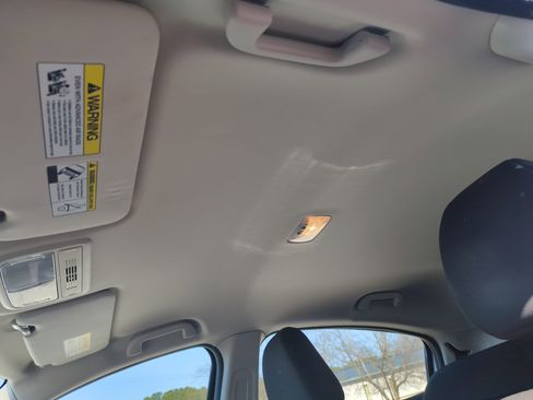 Used 2021 Honda HR-V LX image 19