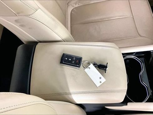 Used 2022 Jeep Grand Cherokee Limited 4xe w/ Luxury Tech Group II AWD/4WD image 30