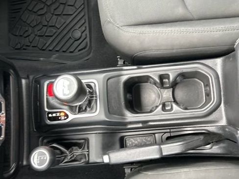 Used 2020 Jeep Wrangler Unlimited Sahara w/ Uconnect 4C Nav & Sound Group image 31