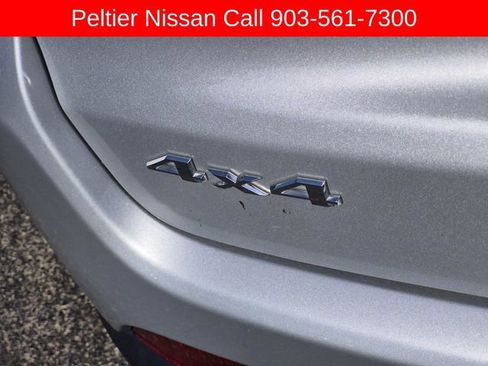 Used 2024 Jeep Compass Latitude AWD/4WD image 9