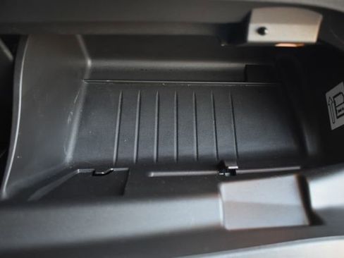 Used 2018 Ford Focus SE w/ SE Appearance Package image 37