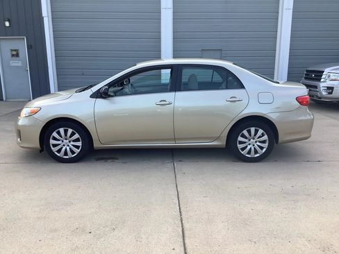Used 2013 Toyota Corolla LE FWD image 5