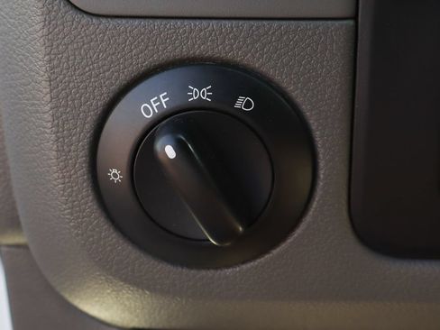 Used 2020 Nissan NV 2500 SV RWD image 23