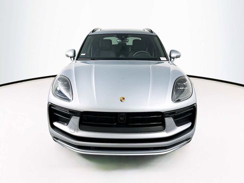 New 2026 Porsche Macan image 6