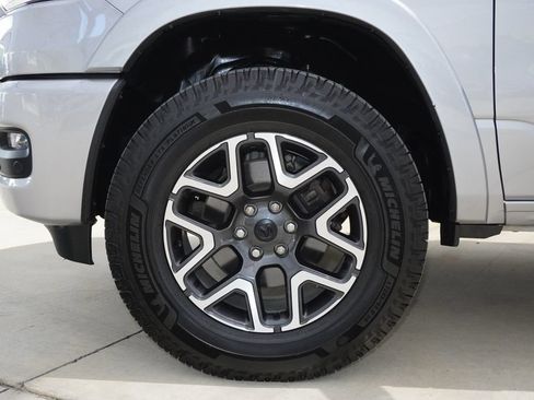 Used 2025 RAM 1500 Laramie w/ Sport Appearance Package AWD/4WD image 11