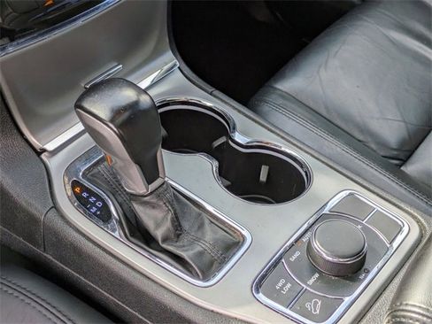 Used 2021 Jeep Grand Cherokee Limited image 24