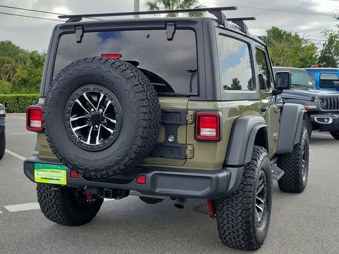 Used 2025 Jeep Wrangler Sport image 6