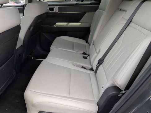 Used 2025 Hyundai Santa Fe SEL AWD/4WD image 18