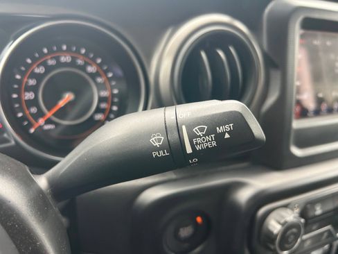 Used 2022 Jeep Gladiator Sport AWD/4WD image 24