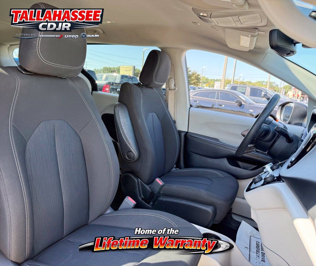 Used 2023 Chrysler Voyager LX FWD image 37