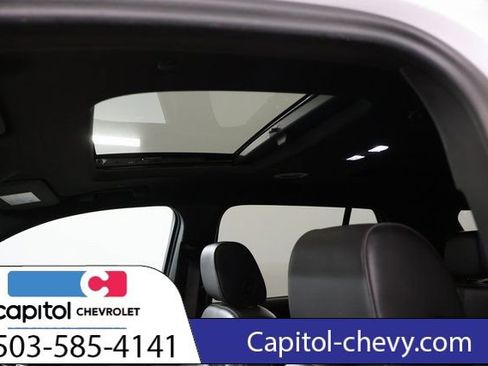 Used 2023 Chevrolet Traverse RS w/ LPO, Cargo Package AWD/4WD image 16