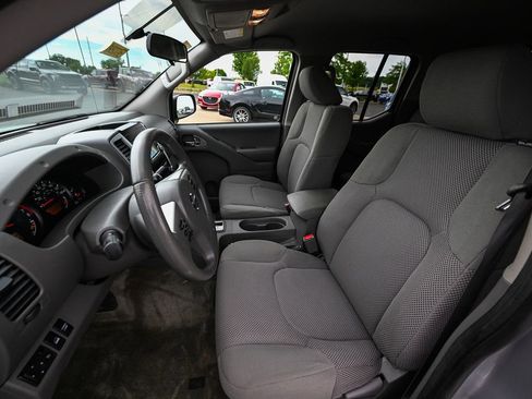 Used 2018 Nissan Frontier SV AWD/4WD image 19