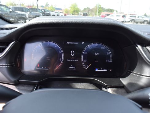 Used 2025 Jeep Grand Cherokee Limited w/ Luxury Tech Group II image 17