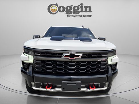 Used 2023 Chevrolet Silverado 1500 ZR2 w/ Technology Package AWD/4WD image 8