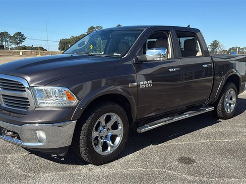 Used 2017 RAM 1500 Laramie image 4