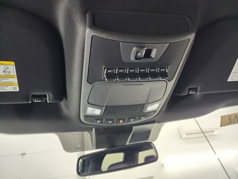 Used 2022 Ford F250 Lariat w/ Tremor Off-Road Package image 12