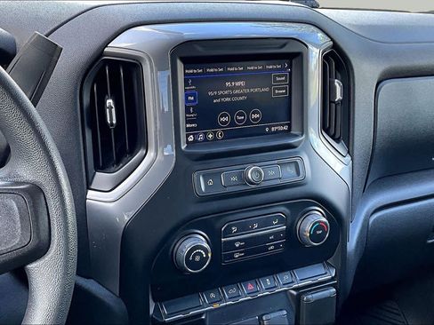 Used 2022 Chevrolet Silverado 1500 Custom AWD/4WD image 7