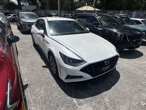 Used 2022 Hyundai Sonata SEL w/ Preferred Accessory Package FWD image 2