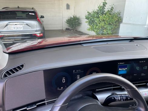 Used 2025 Hyundai Kona SEL image 35