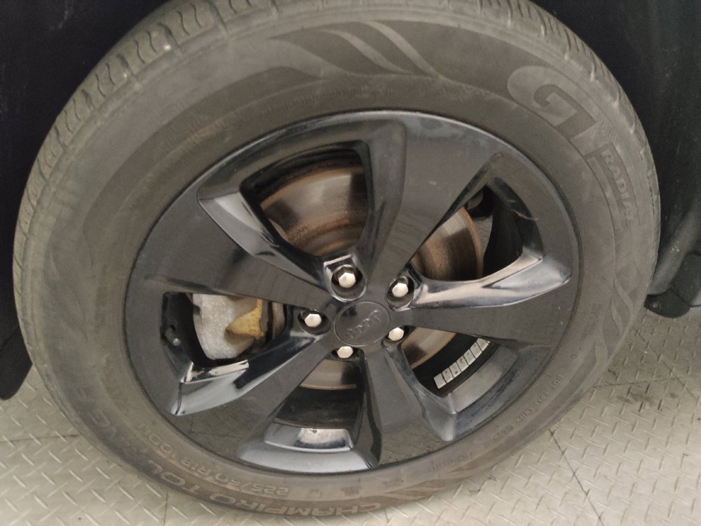 Used 2019 Jeep Cherokee Latitude Plus AWD/4WD image 31