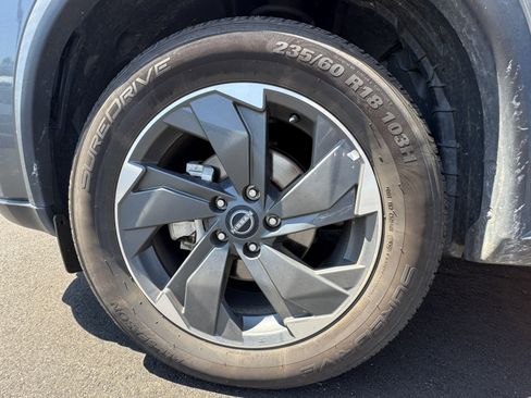 Used 2024 Nissan Rogue SV AWD/4WD image 10