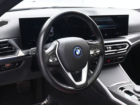 Used 2023 BMW i4 eDrive35 w/ Premium Package RWD image 26