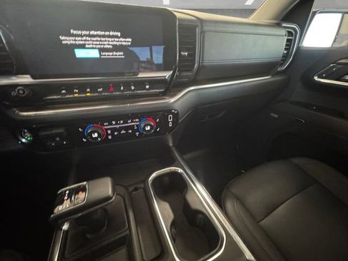 Used 2023 Chevrolet Silverado 1500 LT Trail Boss w/ LT Trail Boss Premium Package AWD/4WD image 3