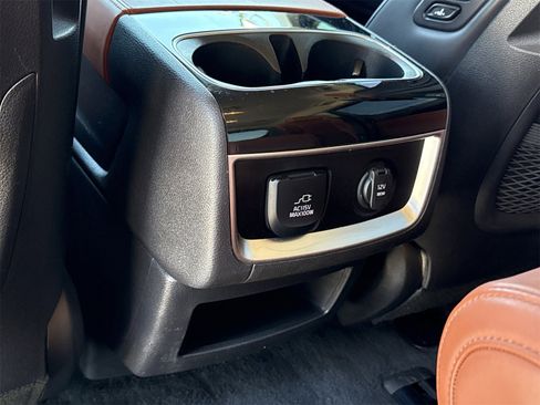 Used 2022 Kia Carnival SX image 14