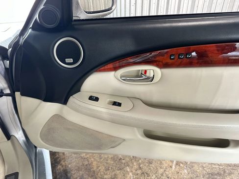 Used 2007 Lexus SC 430 Convertible image 22