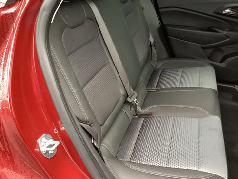 Used 2025 Chevrolet Trax LT w/ LT Convenience Package image 19