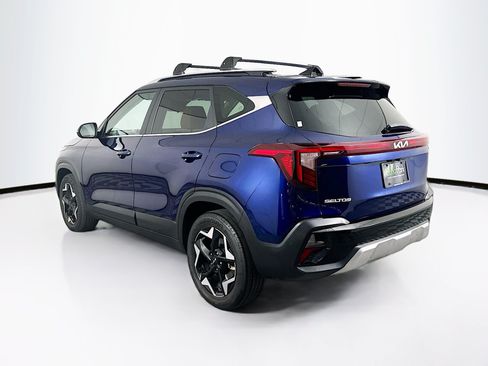 Used 2024 Kia Seltos EX AWD/4WD image 5