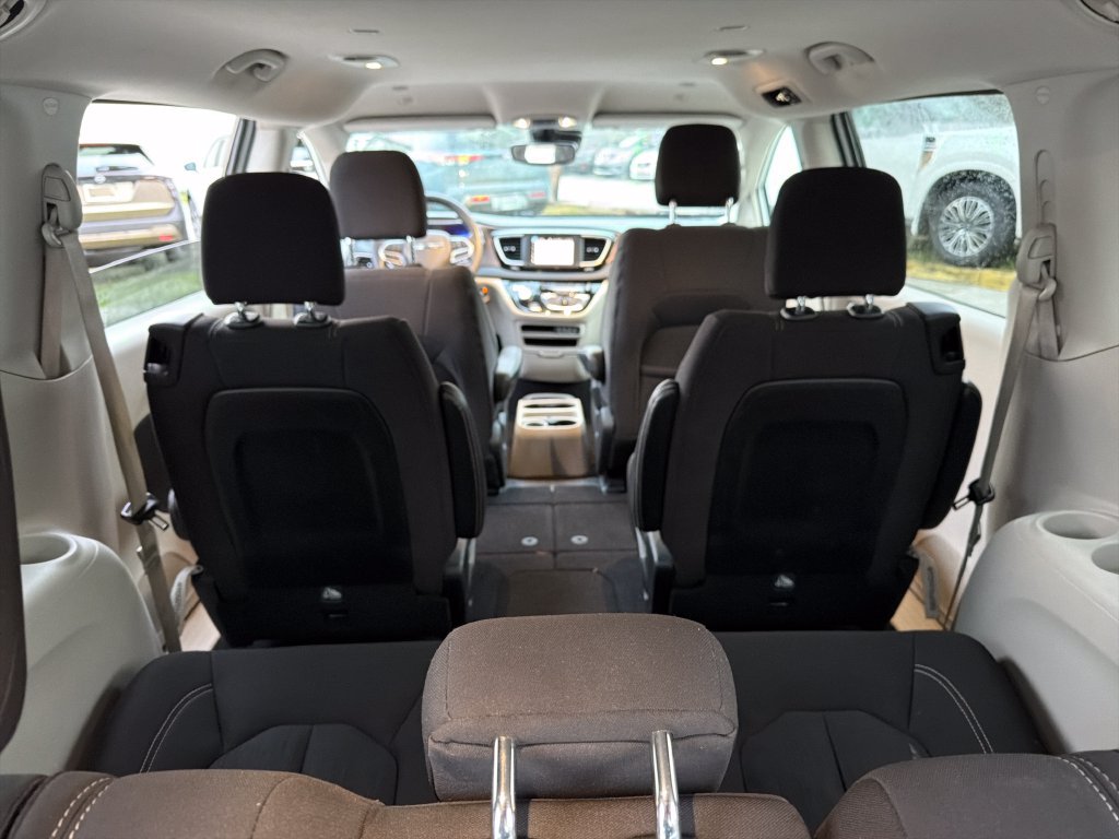 Used 2023 Chrysler Voyager LX FWD image 35
