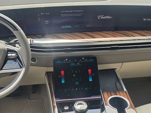 New 2026 Cadillac Escalade Platinum Sport AWD/4WD image 18
