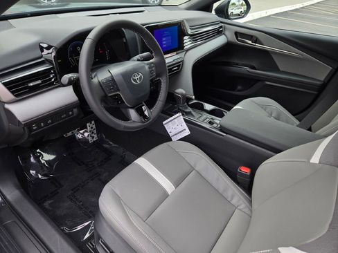 Certified 2026 Toyota Camry SE FWD image 8