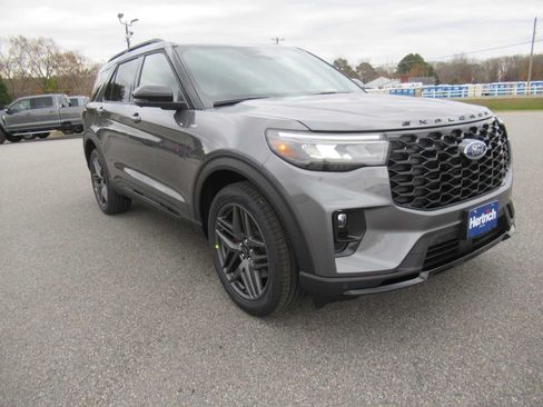 New 2026 Ford Explorer ST-Line w/ ST-Line Street Pack AWD/4WD image 3