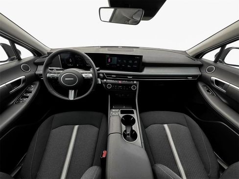 Used 2025 Hyundai Sonata SEL FWD image 13