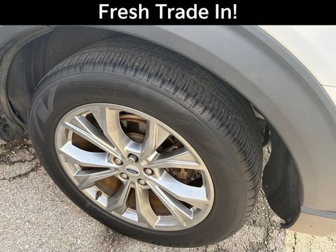 Used 2022 Ford Explorer XLT w/ Equipment Group 202A RWD image 6