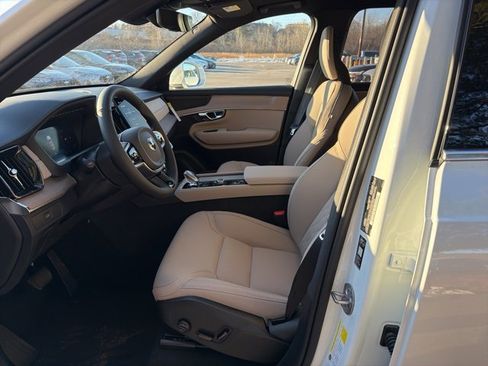 New 2026 Volvo XC90 B6 Plus w/ Protection Package Premier image 11
