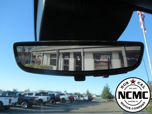 Used 2024 GMC Sierra 3500 Denali Ultimate image 38