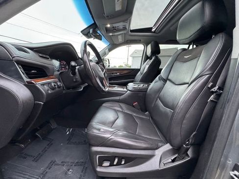 Used 2018 Cadillac Escalade ESV Luxury image 20